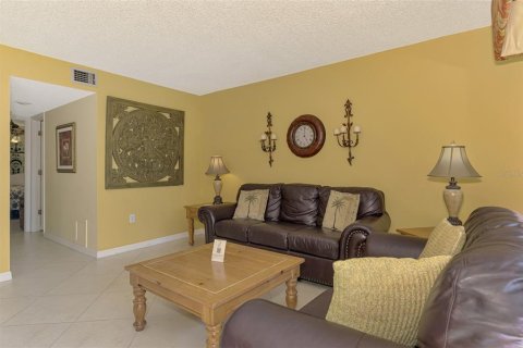 Copropriété à vendre à Sarasota, Floride: 2 chambres, 79.9 m2 № 1649057 - photo 13