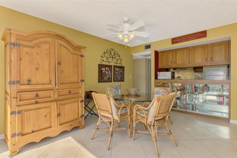 Copropriété à vendre à Sarasota, Floride: 2 chambres, 79.9 m2 № 1649057 - photo 12