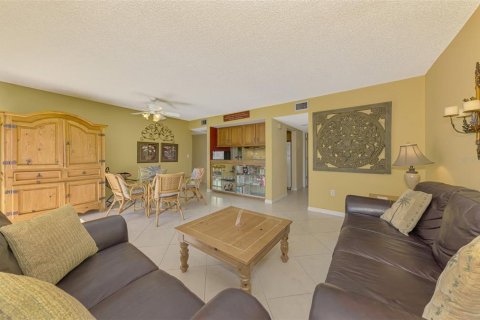 Copropriété à vendre à Sarasota, Floride: 2 chambres, 79.9 m2 № 1649057 - photo 14