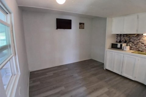Immobilier commercial à vendre à Port Richey, Floride: 55.74 m2 № 1822871 - photo 2