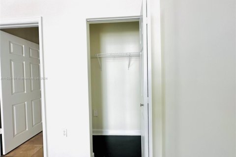 Купить кондоминиум в Холливуд, Флорида 1 спальня, 68.56м2, № 1984964 - фото 11