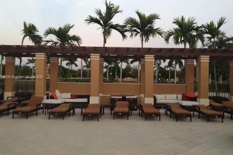 Купить таунхаус в Майами, Флорида 3 спальни, 158.31м2, № 1962146 - фото 6