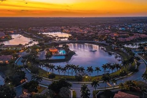 Купить таунхаус в Майами, Флорида 3 спальни, 158.31м2, № 1962146 - фото 3