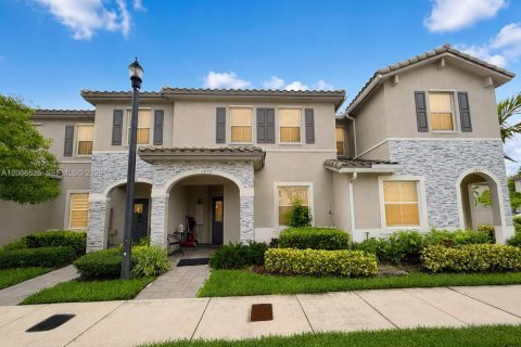 Townhouse in Homestead, Florida 3 bedrooms, 149.76 sq.m. № 2293041