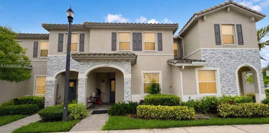 Adosado en Homestead, Florida 3 dormitorios, 149.76 m2 № 2293041