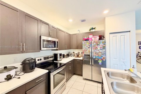Adosado en venta en Homestead, Florida, 3 dormitorios, 149.76 m2 № 2293041 - foto 30