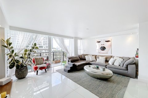 Condominio en alquiler en Miami, Florida, 2 dormitorios, 113.15 m2 № 2054887 - foto 19
