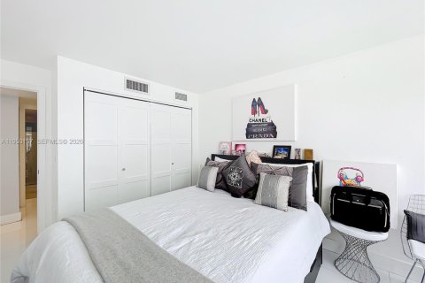 Condominio en alquiler en Miami, Florida, 2 dormitorios, 113.15 m2 № 2054887 - foto 24