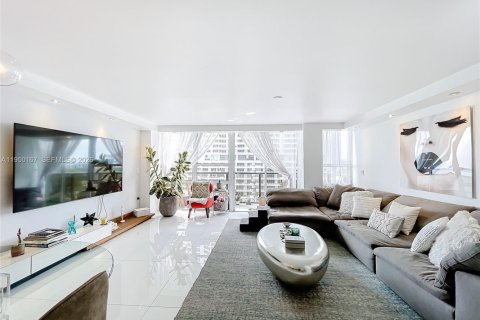 Condominio en alquiler en Miami, Florida, 2 dormitorios, 113.15 m2 № 2054887 - foto 18