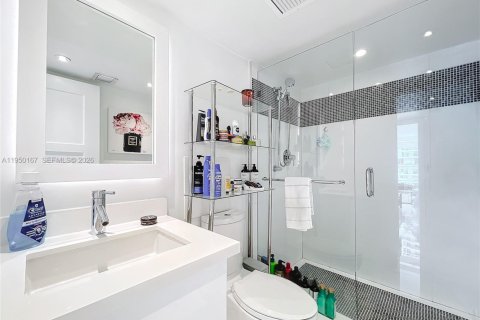 Condominio en alquiler en Miami, Florida, 2 dormitorios, 113.15 m2 № 2054887 - foto 30