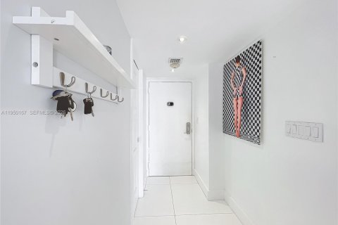 Condominio en alquiler en Miami, Florida, 2 dormitorios, 113.15 m2 № 2054887 - foto 6