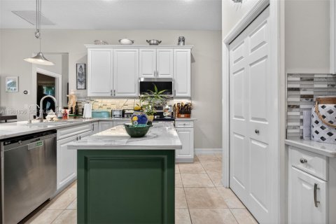 House in Hobe Sound, Florida 4 bedrooms, 225.29 sq.m. № 2048775 - photo 9