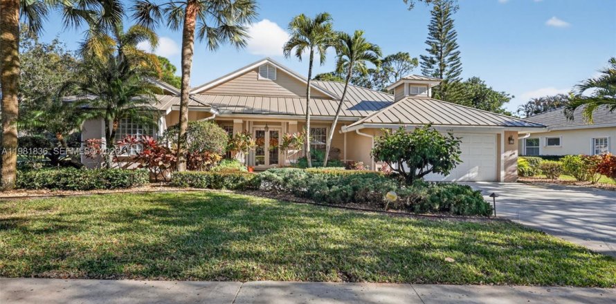 House in Hobe Sound, Florida 4 bedrooms, 225.29 sq.m. № 2048775