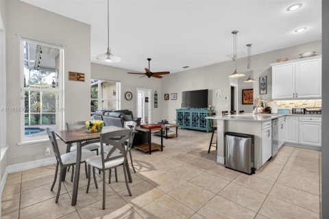 House in Hobe Sound, Florida 4 bedrooms, 225.29 sq.m. № 2048775 - photo 11