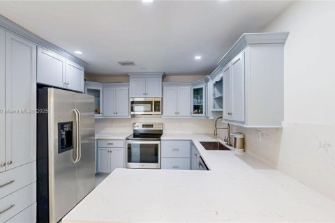 Villa ou maison à vendre à Homestead, Floride: 3 chambres, 151.34 m2 № 1956270 - photo 16