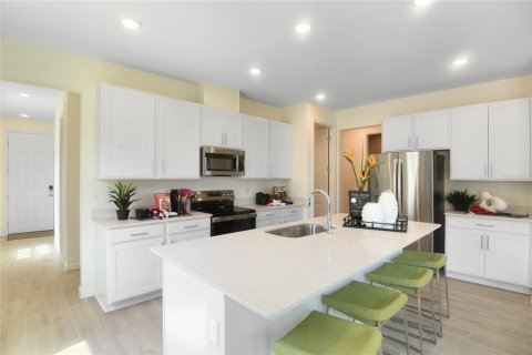 Villa ou maison à vendre à Tavares, Floride: 4 chambres, 198.07 m2 № 2425431 - photo 5