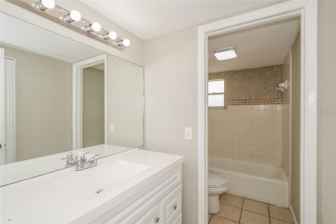 Villa ou maison à vendre à Valrico, Floride: 4 chambres, 222.78 m2 № 1783058 - photo 18