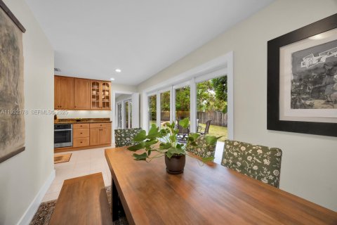 Купить виллу или дом в Майами, Флорида 5 спален, 196.21м2, № 1996206 - фото 3