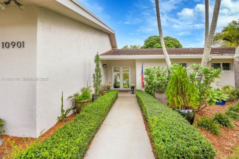 Casa en venta en Miami, Florida, 5 dormitorios, 196.21 m2 № 1996206 - foto 22