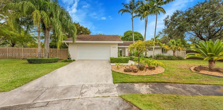 Casa en Miami, Florida 5 dormitorios, 196.21 m2 № 1996206