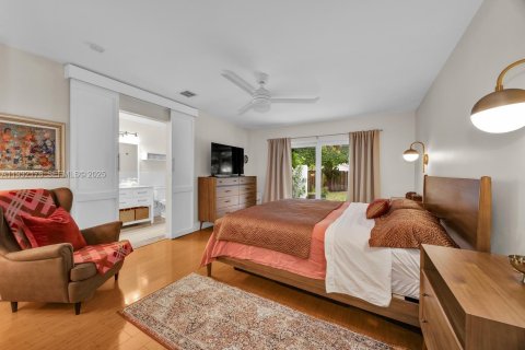 Купить виллу или дом в Майами, Флорида 5 спален, 196.21м2, № 1996206 - фото 5