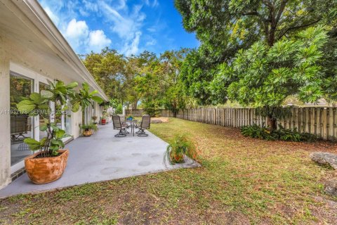 Купить виллу или дом в Майами, Флорида 5 спален, 196.21м2, № 1996206 - фото 13