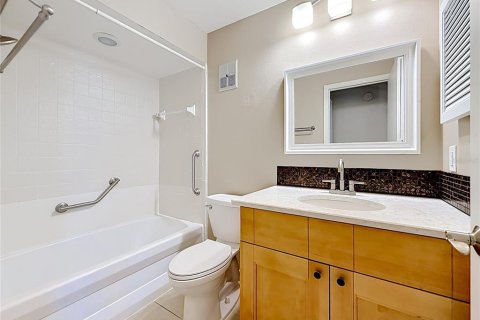 Condominio en venta en Clearwater, Florida, 2 dormitorios, 105.44 m2 № 2209428 - foto 27