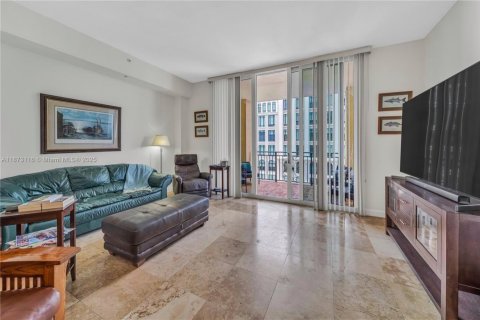 Condo in Coral Gables, Florida, 2 bedrooms  № 1925513 - photo 1