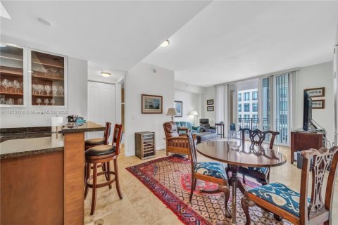 Condo in Coral Gables, Florida, 2 bedrooms  № 1925513 - photo 3