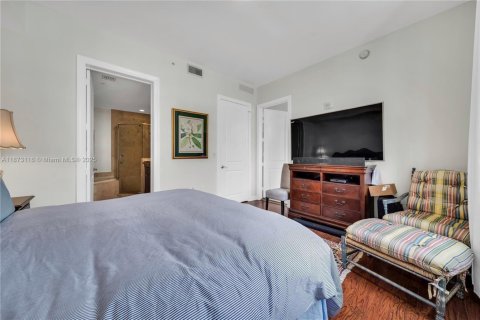 Condo in Coral Gables, Florida, 2 bedrooms  № 1925513 - photo 10