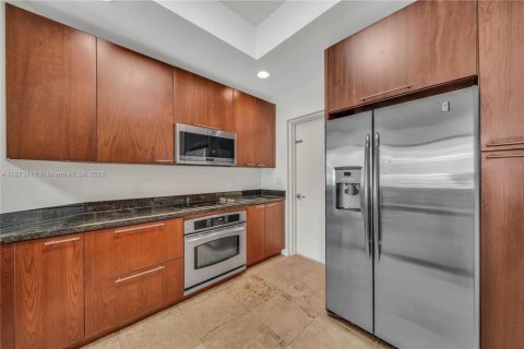 Condo in Coral Gables, Florida, 2 bedrooms  № 1925513 - photo 7