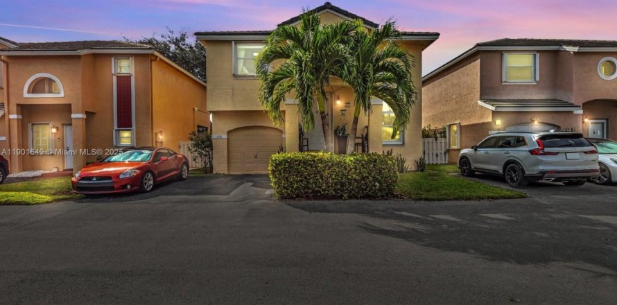 Villa ou maison à Plantation, Floride 3 chambres, 138.8 m2 № 1955674