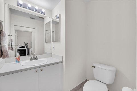 Купить виллу или дом в Корал-Спрингс, Флорида 4 спальни, 234.67м2, № 2022160 - фото 8