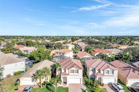 Купить виллу или дом в Корал-Спрингс, Флорида 4 спальни, 234.67м2, № 2022160 - фото 2