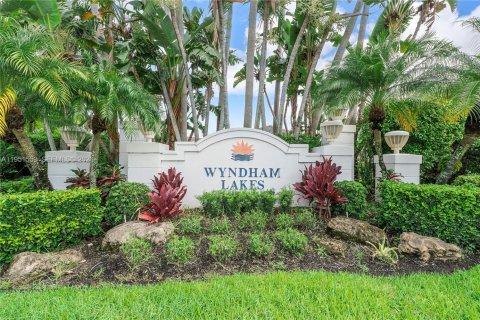 Купить виллу или дом в Корал-Спрингс, Флорида 4 спальни, 234.67м2, № 2022160 - фото 30