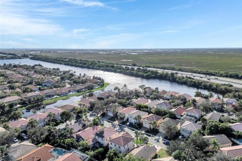 Купить виллу или дом в Корал-Спрингс, Флорида 4 спальни, 234.67м2, № 2022160 - фото 5