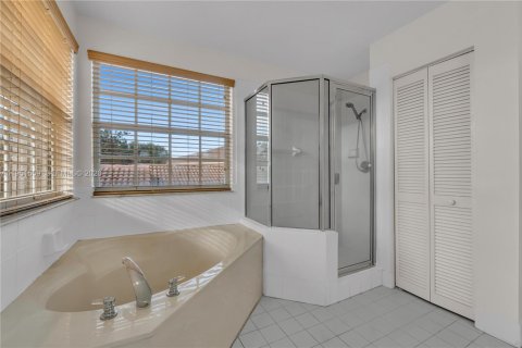 Купить виллу или дом в Корал-Спрингс, Флорида 4 спальни, 234.67м2, № 2022160 - фото 23