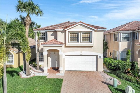 Дом в Корал-Спрингс, Флорида 4 спальни, 234.67м2 № 2022160