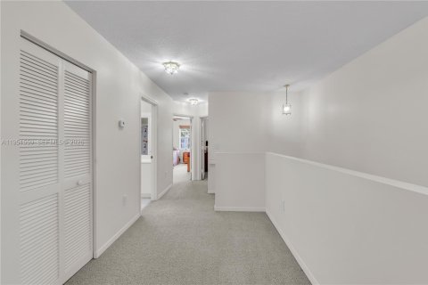 Купить виллу или дом в Корал-Спрингс, Флорида 4 спальни, 234.67м2, № 2022160 - фото 26