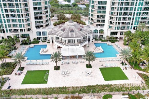 Condo in Sunny Isles Beach, Florida, 3 bedrooms  № 1992100 - photo 16