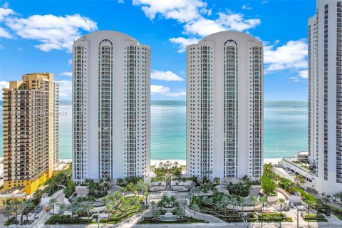 Condo in Sunny Isles Beach, Florida, 3 bedrooms  № 1992100 - photo 18