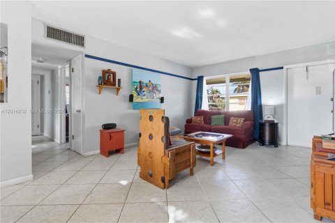 Condominio en venta en Hollywood, Florida, 1 dormitorio, 76.64 m2 № 2084953 - foto 7