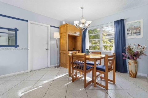Condominio en venta en Hollywood, Florida, 1 dormitorio, 76.64 m2 № 2084953 - foto 9