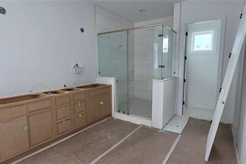 House in Tampa, Florida 4 bedrooms, 342.07 sq.m. № 1562025 - photo 10