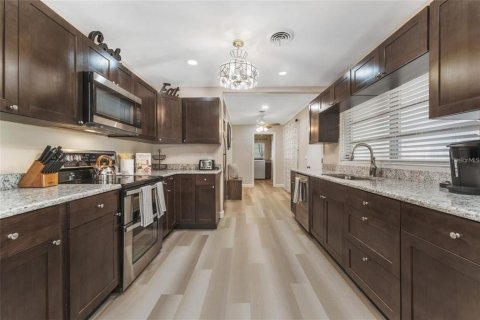 Villa ou maison à louer à Lakeland, Floride: 3 chambres, 151.24 m2 № 1810969 - photo 2