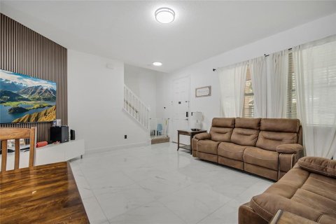Touwnhouse à vendre à Orlando, Floride: 4 chambres, 151.24 m2 № 2296385 - photo 10