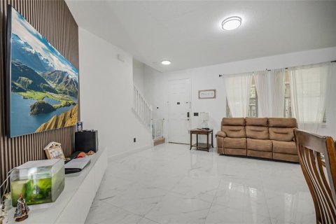 Touwnhouse à vendre à Orlando, Floride: 4 chambres, 151.24 m2 № 2296385 - photo 9