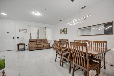 Touwnhouse à vendre à Orlando, Floride: 4 chambres, 151.24 m2 № 2296385 - photo 13