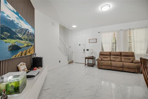 Touwnhouse à vendre à Orlando, Floride: 4 chambres, 151.24 m2 № 2296385 - photo 12
