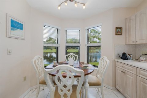 House in New Port Richey, Florida 2 bedrooms, 124.77 sq.m. № 2391572 - photo 9